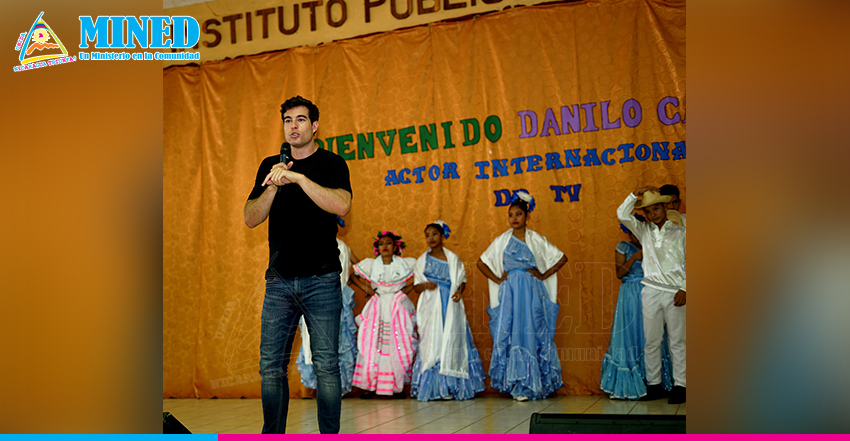 Actor Danilo Carrera comparte charla motivacional a estudiantes del  Instituto Maestro Gabriel en Managua - MINED