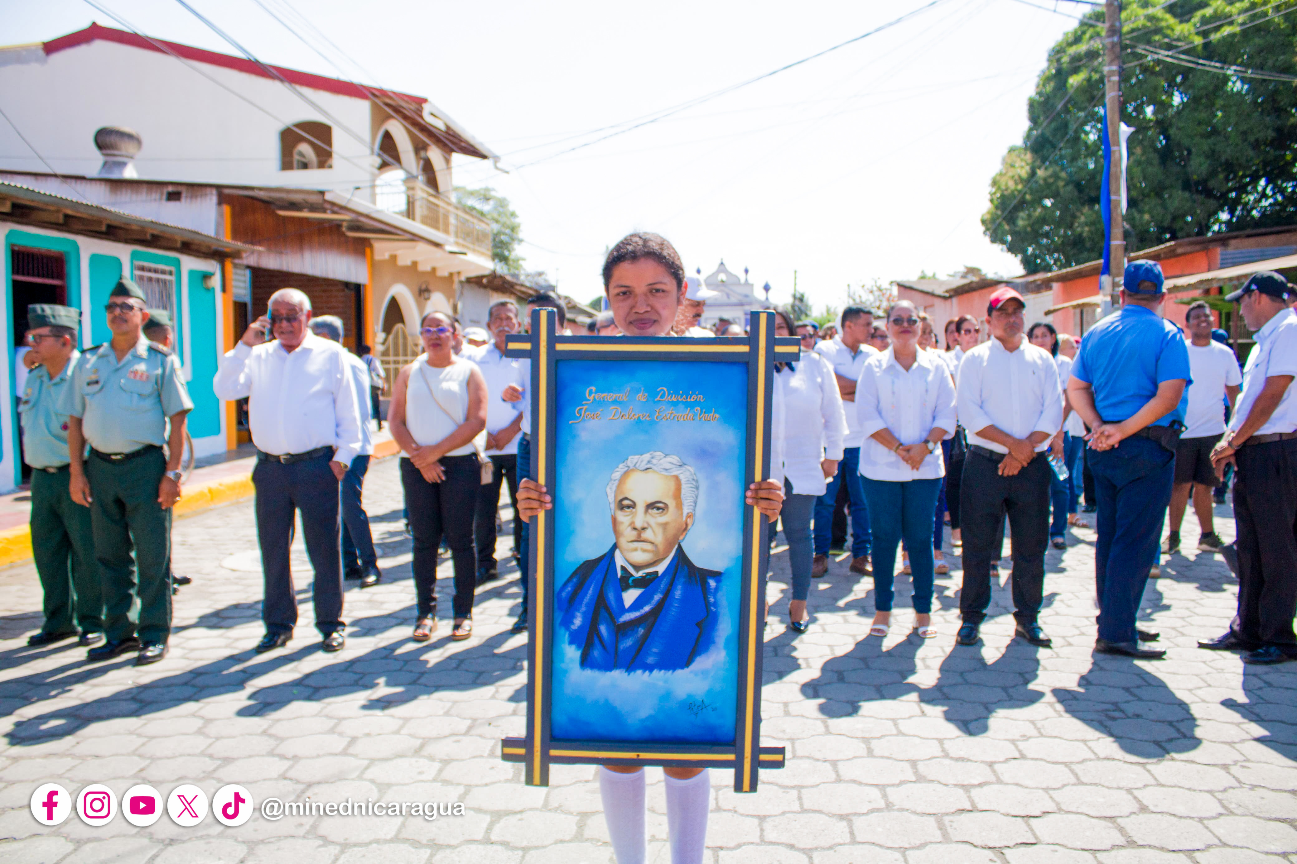 Comunidad Educativa conmemora 232 Aniversario del Natalicio del General