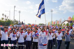 Celebran 45 años de la Gran Cruzada Nacional de Alfabetización con caminata