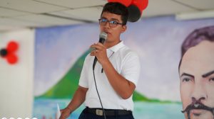 Estudiantes conmemoran el legado del Comandante Tomás Borge con emotivo acto cultural