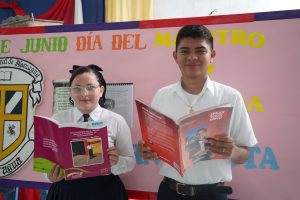 Maestros normalistas celebran su día