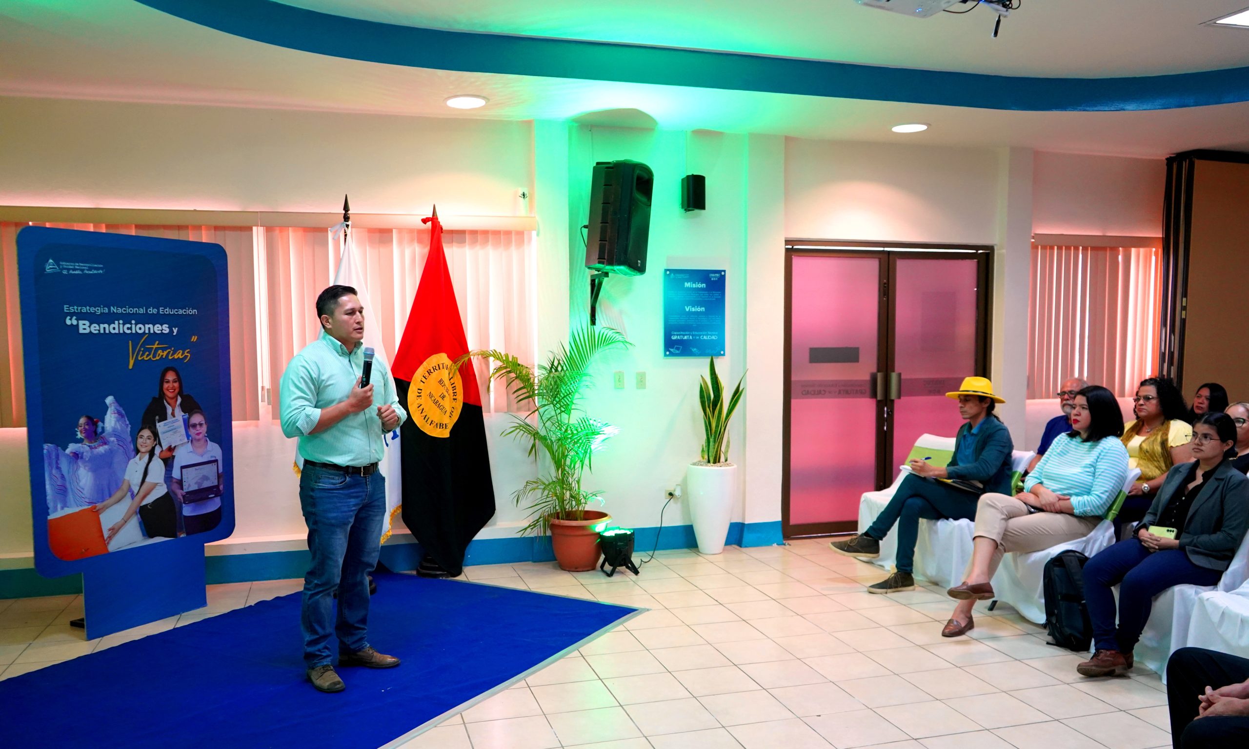 Conferencia sobre Manejo Integral de Residuos como parte de la Jornada ECOTON 2025