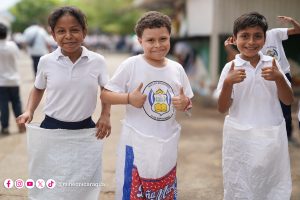 Niñas y niños celebran su día con juegos deportivos y tradicionales