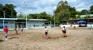 Estudiantes secundaria protagonizan final de voleibol playa
