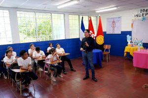 Estudiantes honran a la Patria afianzando aprendizajes con Teleclases
