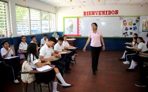 Estudiantes consolidan contenidos con teleclases en fin de semana