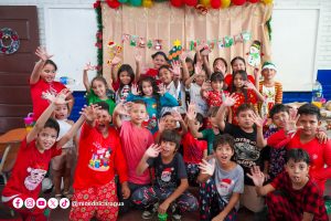 Estudiantes celebran fin del Ciclo Escolar 2025 en ambientes de alegría y júbilo