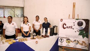 Protagonistas de la modalidad Bachillerato Comunitario realizan Feria Científica de Emprendimientos