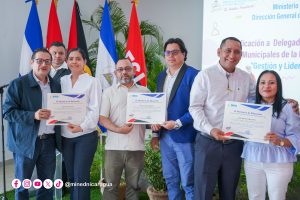 Delegados municipales y departamentales de Educación se certifican en Gestión y Liderazgo Educativo   