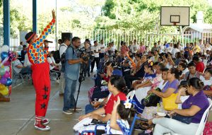 Niños y niñas de la Escuela de Educación Especial Melania Morales, regresan a clases llenos de alegría