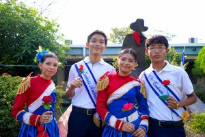 Estudiantes de la capital desfilan en homenaje al General de Hombres y Mujeres Libres Augusto C. Sandino