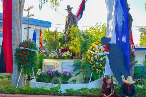 Comunidad Educativa devela monumento en honor al General Augusto C Sandino en el 92 Aniversario de su magnicidio