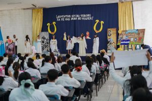 Futuros maestros recuerdan vida y legado del Gran Poeta Rubén Darío