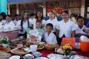 Estudiantes celebran tradiciones de Cuaresma y Semana Santa con representaciones teatrales y gastronómicas