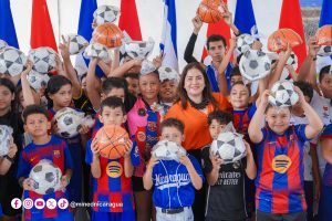 MINED entrega materiales deportivos a centros educativos