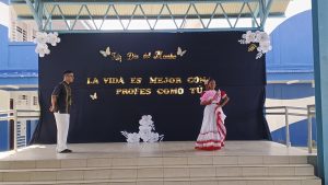 Maestros del Colegio Otto de la Rocha  reciben emotivo homenaje por su vocación y compromiso con la Educación