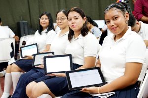 Futuros bachilleres realizan Prueba Vocacional Nicaragua 10C