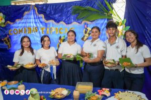 Feria gastronómica impulsa hábitos saludables en el Colegio Bello Amanecer