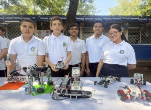 Estudiantes y maestros proyectan aprendizajes en Expo Tecnológica Inclusiva